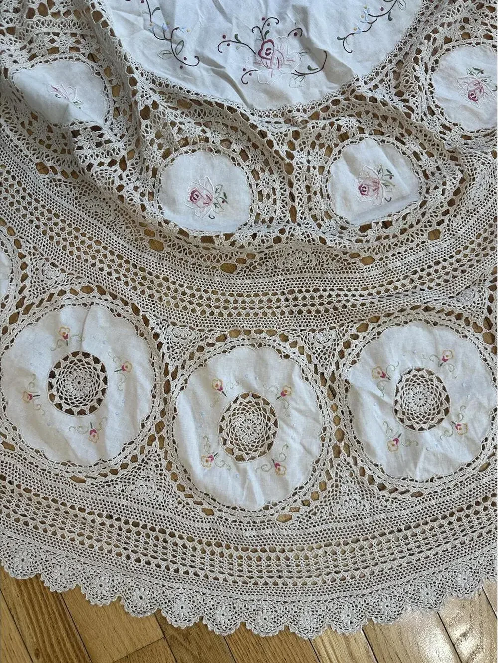 Vintage 61” Round Crochet Lace Embroidered Tablecloth Cottagecore